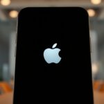 iphone 18 stuck on apple logo